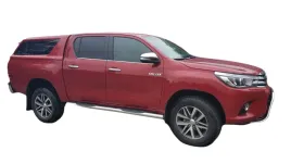 toyota-tacoma-hilux-tundra-orurowanie-boczne-progi-stopnie-mocne