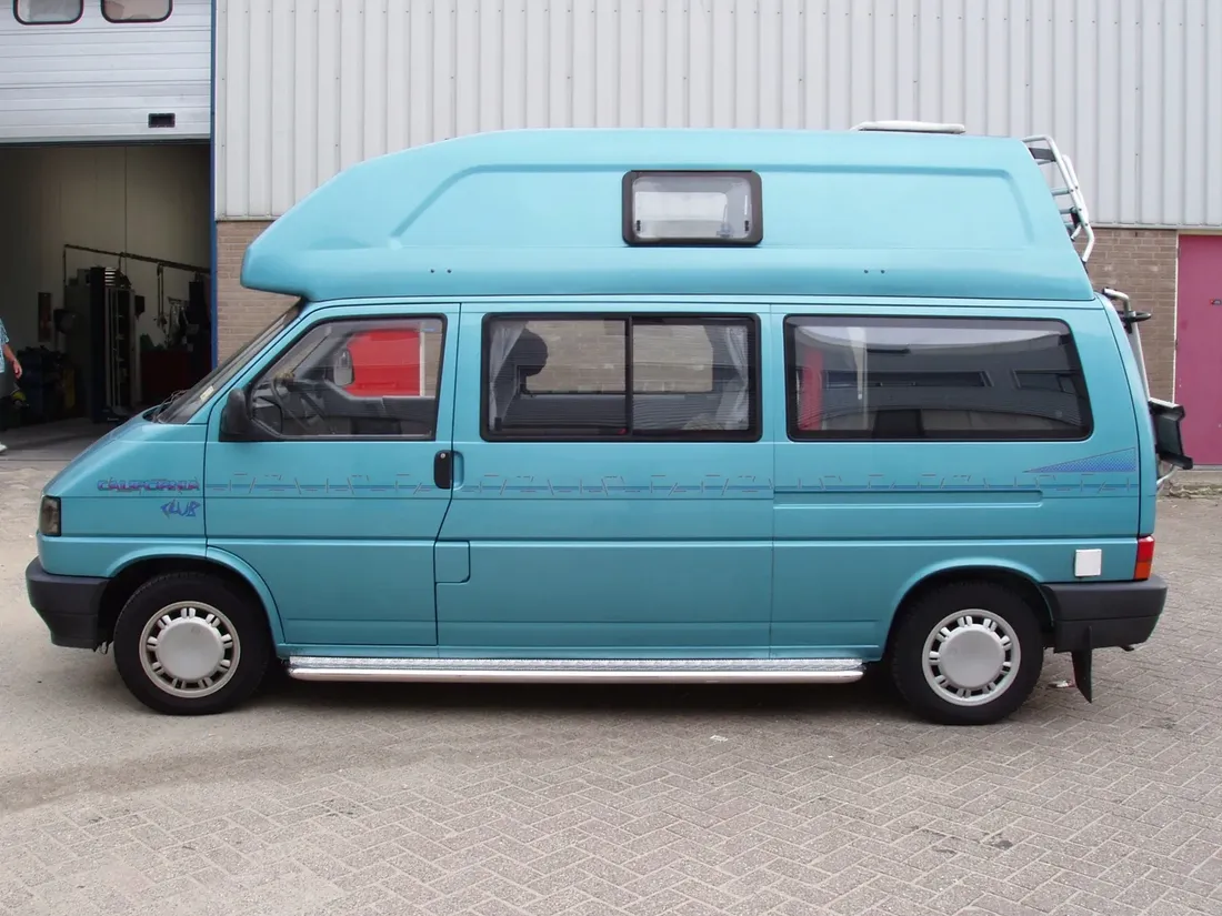 vw-t4-multivan-l2-orurowanie-stopnie-boczne-boki