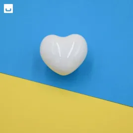 galka-meblowa-uchwyt-meblowy-porcelana-dziecieca-love-serce-biale