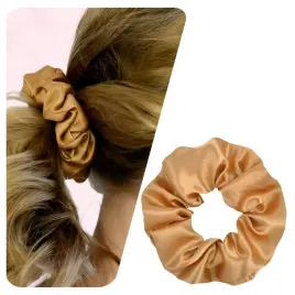 gumka-do-wlosow-satynowa-scrunchies-zlota-bezpieczna-z-polyskiem-wygodna