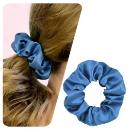 gumka-do-wlosow-satynowa-scrunchie-niebieska-bezpieczna-z-polyskiem-wygodna