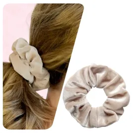 gumka-do-wlosow-welurowa-scrunchies-bezowa-duza-kremowa-frotka-wygodna