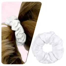 gumka-do-wlosow-satynowa-scrunchies-biala-bezpieczna-z-polyskiem-wygodna