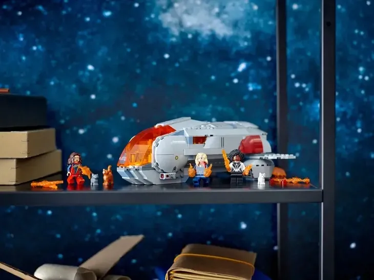 lego-marvel-76232-gracik-material-plastik