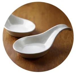 kameleon-kulinarny-miska-w-ksztalcie-lyzki-melamina-lyzka-88ml-biala