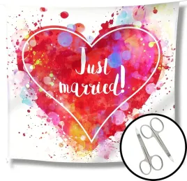 dekoracja-slubna-just-married-180x200cm-scianka-do-zdjec-z-wycinanym-sercem