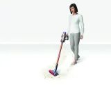 odkurzacz-dyson-cyclone-v10-absolute-czas-ladowania-210-min