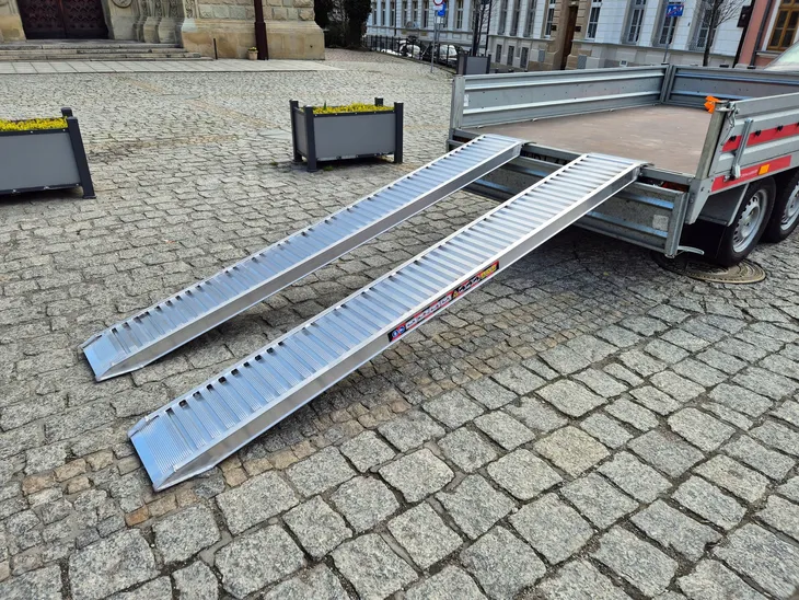 NAJAZDY ALUMINIOWE Rampy najazdowe rampa podjazdy 2,5m do 1750kg udźwigu