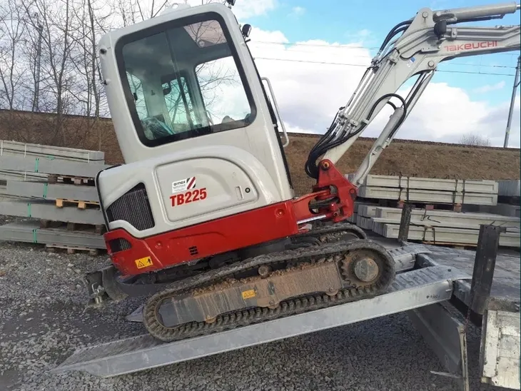 Najazdy aluminiowy, rampy załadunkowe 3m do 5250kg bez rantów