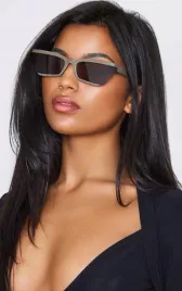 oliwkowe-okulary-przeciwsloneczne-prettylittlething-one-size