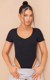 czarne-body-z-krotkim-rekawem-prazkowane-prettylittlething-m