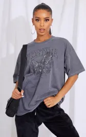 szary-t-shirt-z-nadrukiem-prettylittlething-xs