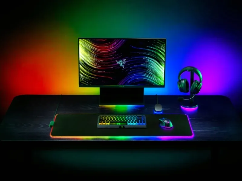 razer-strider-chroma-gaming-mouse-pad