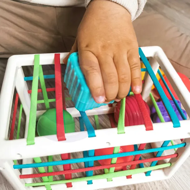 klocki-i-sorter-13szt-minimalny-wiek-dziecka-1