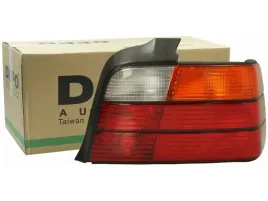 lampa-tyl-prawa-depo-444-1902r-ue