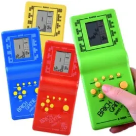 tetris-kieszonkowa-gra-elektroniczna-konsola-kultowe-gry