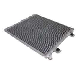 skraplacz-chlodnica-klimatyzacji-hitachi-4704924-john-deere-4704924