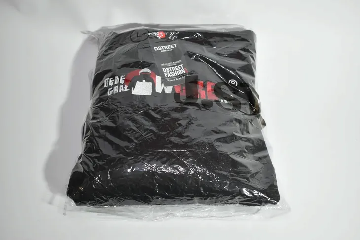 bluza-meska-z-kapturem-czarna