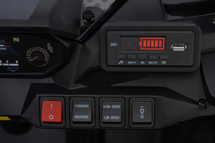 pojazd-buggy-4x4-kck-czarny-autko-na-akumulator-pilot-stan-nowy-marka-ramiz