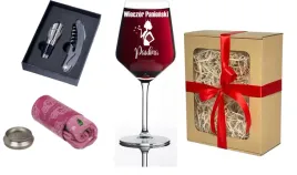 kieliszek-do-wina-z-grawerem-skarpetki-w-puszce-wieczor-panienski