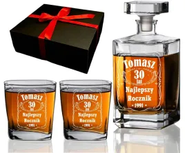 karafka-2-szklanki-z-grawerem-do-whisky-emerytura-andrzejki