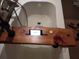 deska-na-wanne-polka-telefon-tablet-prezent