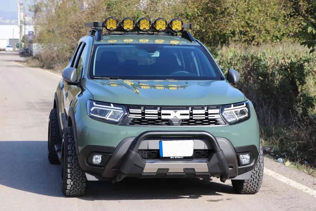 dacia-duster-orurowanie-przednie-amazon-czarne-kangur