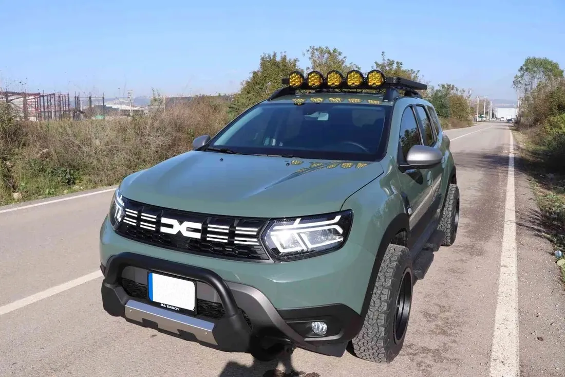 dacia-duster-orurowanie-przednie-amazon-czarne-kangur