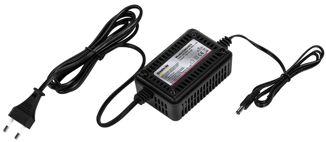 jump-starter-3400-1400a-12-24v-oswietlenie