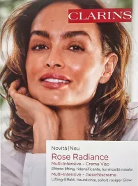clarins-super-restorative-rose-radiance-krem-na-dzien-saszetka-2ml-broszura