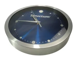 zegar-scienny-okragly-structum-metalowa-rama-srebrny-granatowy-szlif-quartz