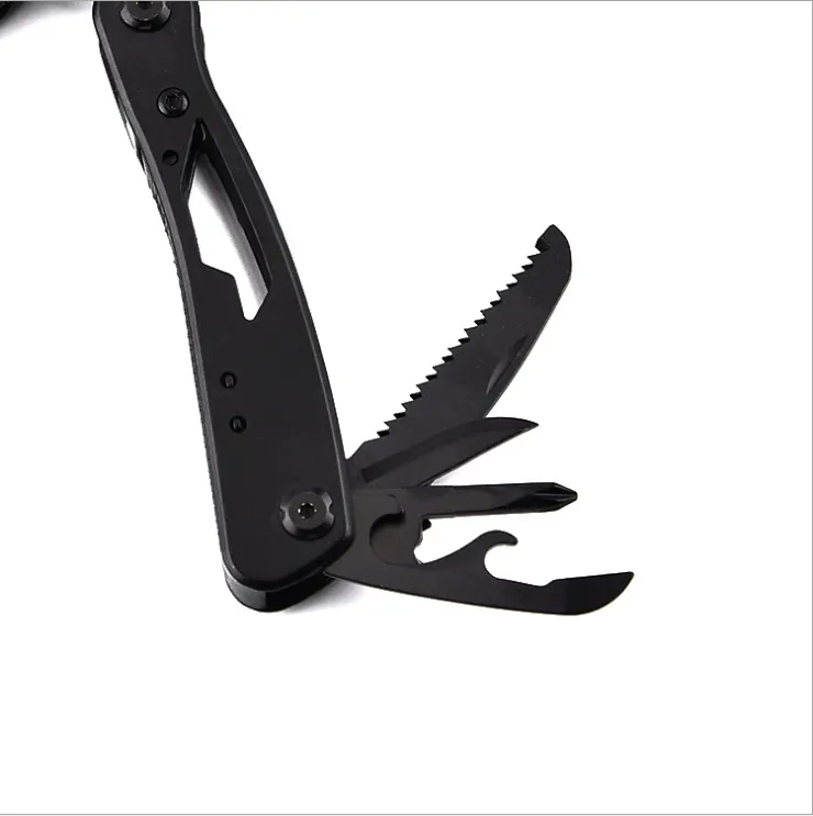 multitool-narzedzie-wielofunkcyjne-scyzoryk-etui