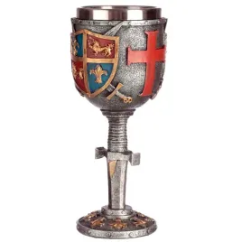 nan-goblet-z-motywem-heraldycznym-i-mieczem-premium-akcesorium-do-uzytku