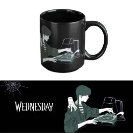 kubek-erik-350ml-z-motywem-wednesday-addams-oryginalny-produkt-design