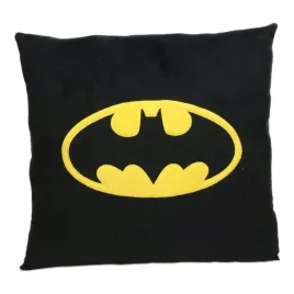 poduszka-dc-universe-z-symbolem-batmana-45-x-45-cm-licencjonowana