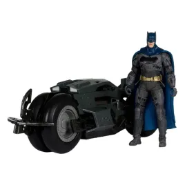 batman-na-batcyklu-z-kolekcji-dc-multiverse-limitowany-zestaw-figurki