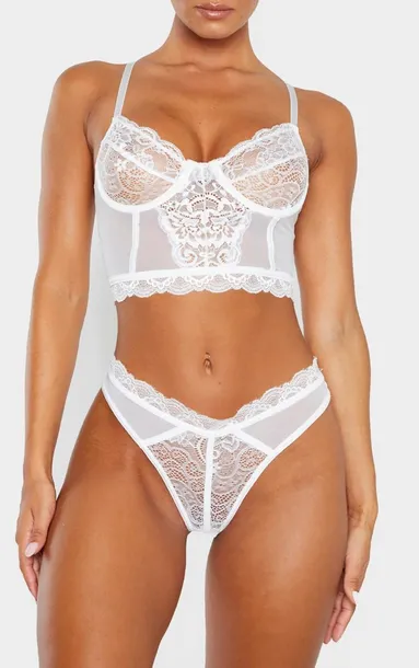 biale-koronkowe-stringi-prettylittlething-s-stan-nowy