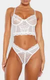 biale-koronkowe-stringi-prettylittlething-s-stan-nowy