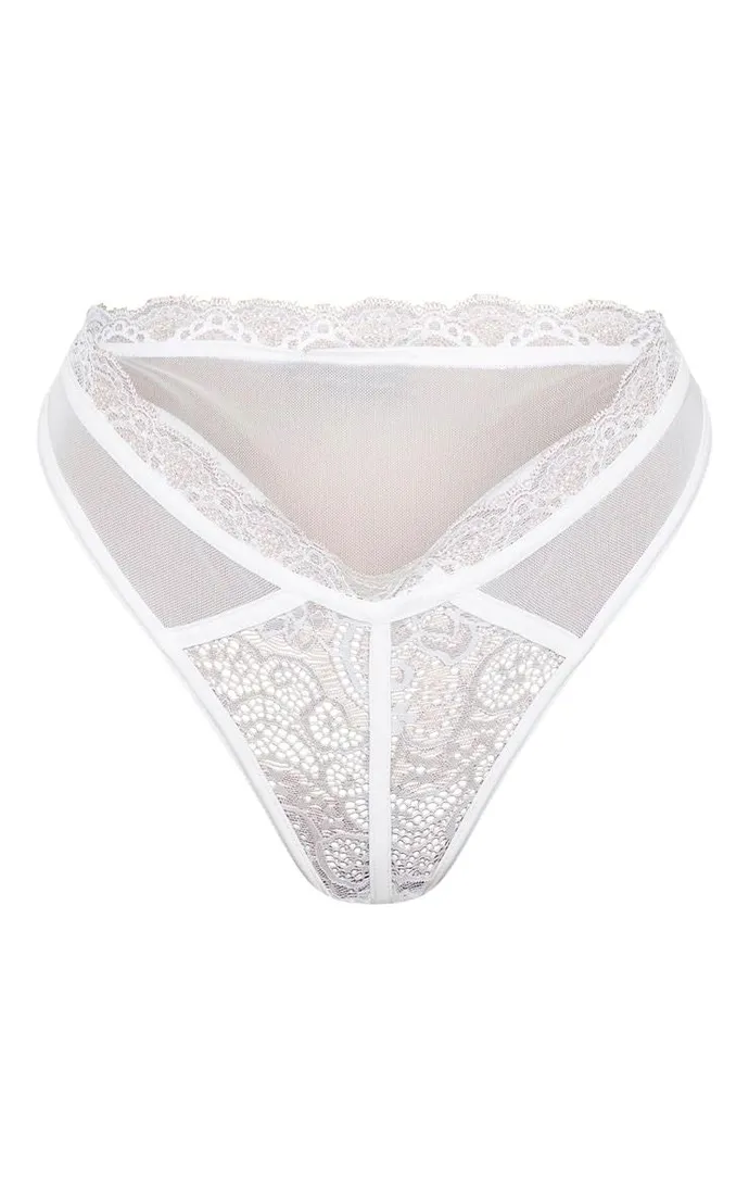 biale-koronkowe-stringi-prettylittlething-s-stan-nowy