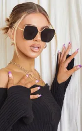 czarne-okulary-przeciwsloneczne-prettylittlething-uniwersalny
