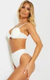 bialy-dol-od-bikini-prettylittlething-s-kolor-bialy