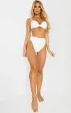 bialy-dol-od-bikini-prettylittlething-s-wzor-dominujacy-bez-wzoru