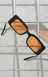 czarne-okulary-przeciwsloneczne-prettylittlething-one-size
