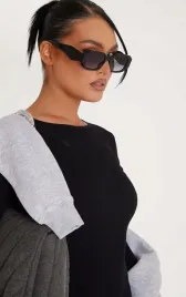 czarne-okulary-przeciwsloneczne-prettylittlething