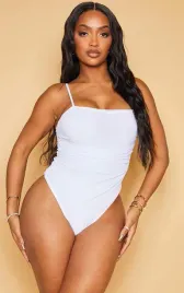 biale-body-siateczkowane-na-ramiaczkach-prettylittlething-s