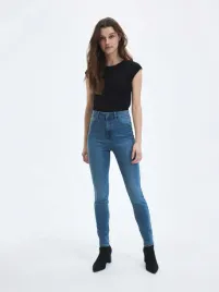 niebieskie-dopasowane-jeansy-reserved-xxs