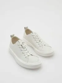 biale-skorzane-sneakersy-reserved-41