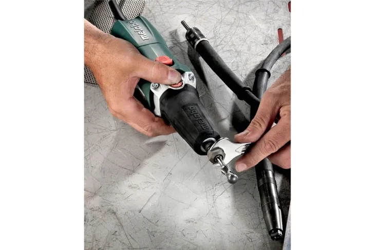 szlifierka-prosta-metabo-ge-710-plus-waga-z-opakowaniem-5-kg