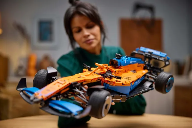 lego-technic-samochod-wyscigowy-mclaren-formula-1tm
