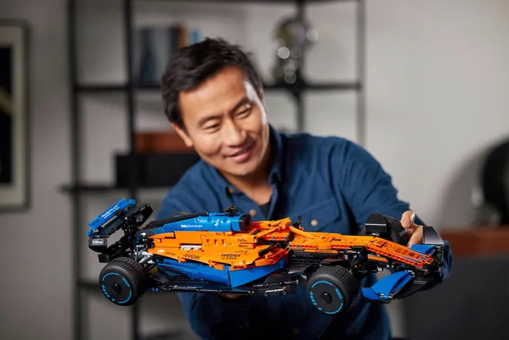lego-technic-samochod-wyscigowy-mclaren-formula-1tm